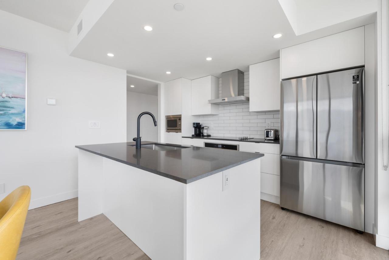 Brand New Luxury Downtown Near The Beach #13 Kelowna Esterno foto