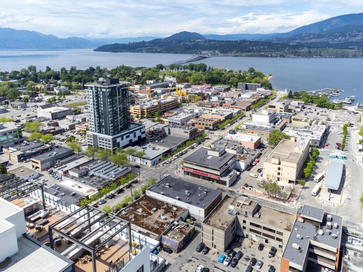 Brand New Luxury Downtown Near The Beach #13 Kelowna Esterno foto